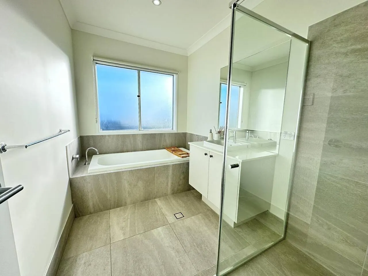 בית נופש נורת' לייקס Lotus Grand Home In Mango Hill Sleeps 8 אוסטרליה