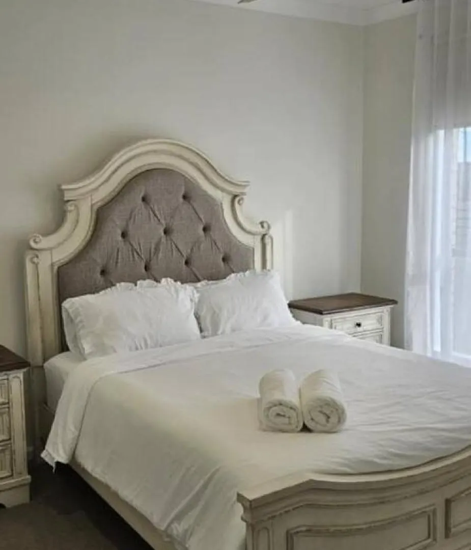 נורת' לייקס Lotus Grand Home In Mango Hill Sleeps 8 בית נופש נורת' לייקס