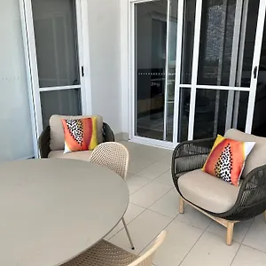 Boulevard Apartment