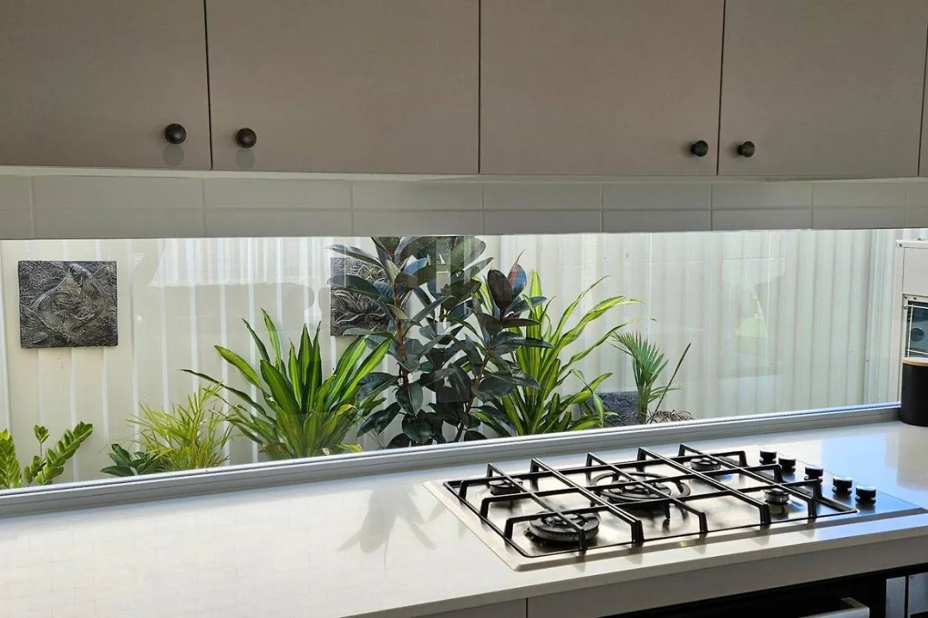 Lotus Grand Home In Mango Hill Sleeps 8 North Lakes Holiday home