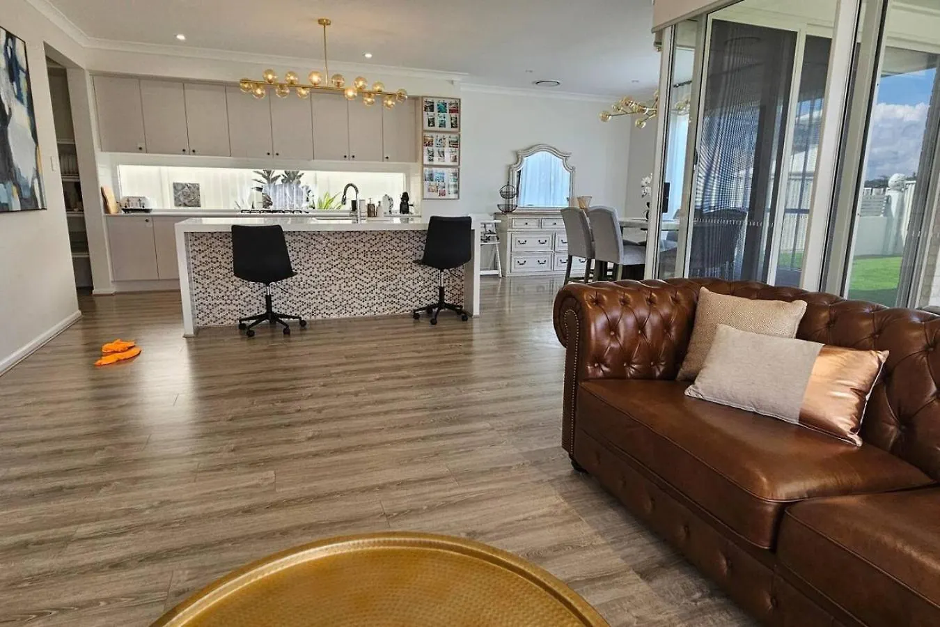 Lotus Grand Home In Mango Hill Sleeps 8 North Lakes