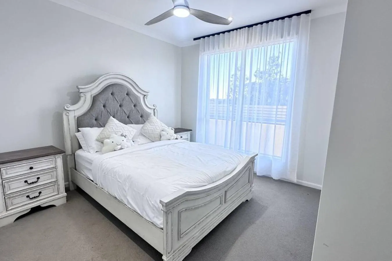 Lotus Grand Home In Mango Hill Sleeps 8 North Lakes 0*,  Australia