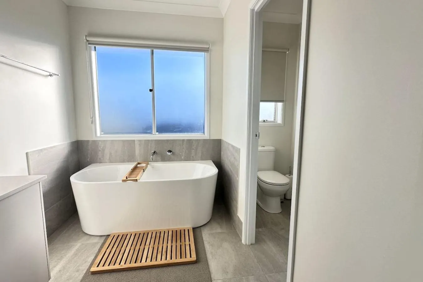 Lotus Grand Home In Mango Hill Sleeps 8 North Lakes