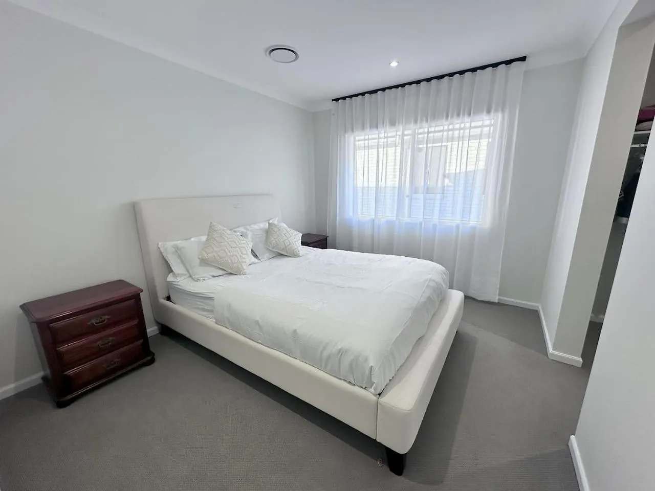 Lotus Grand Home In Mango Hill Sleeps 8 North Lakes 0*,