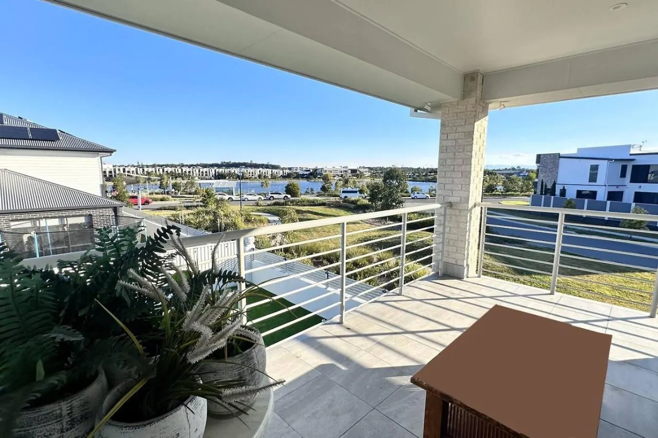 Lotus Grand Home In Mango Hill Sleeps 8 North Lakes 0*,
