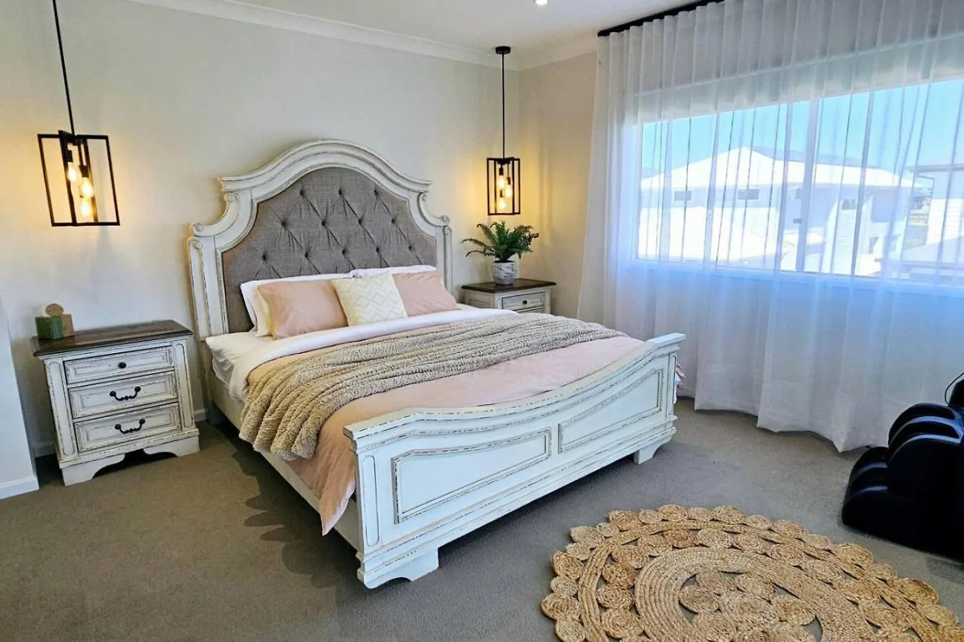 Lotus Grand Home In Mango Hill Sleeps 8 North Lakes